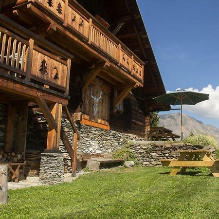 Reine Des Aravis - Chalet Isole Flumet Exterior photo